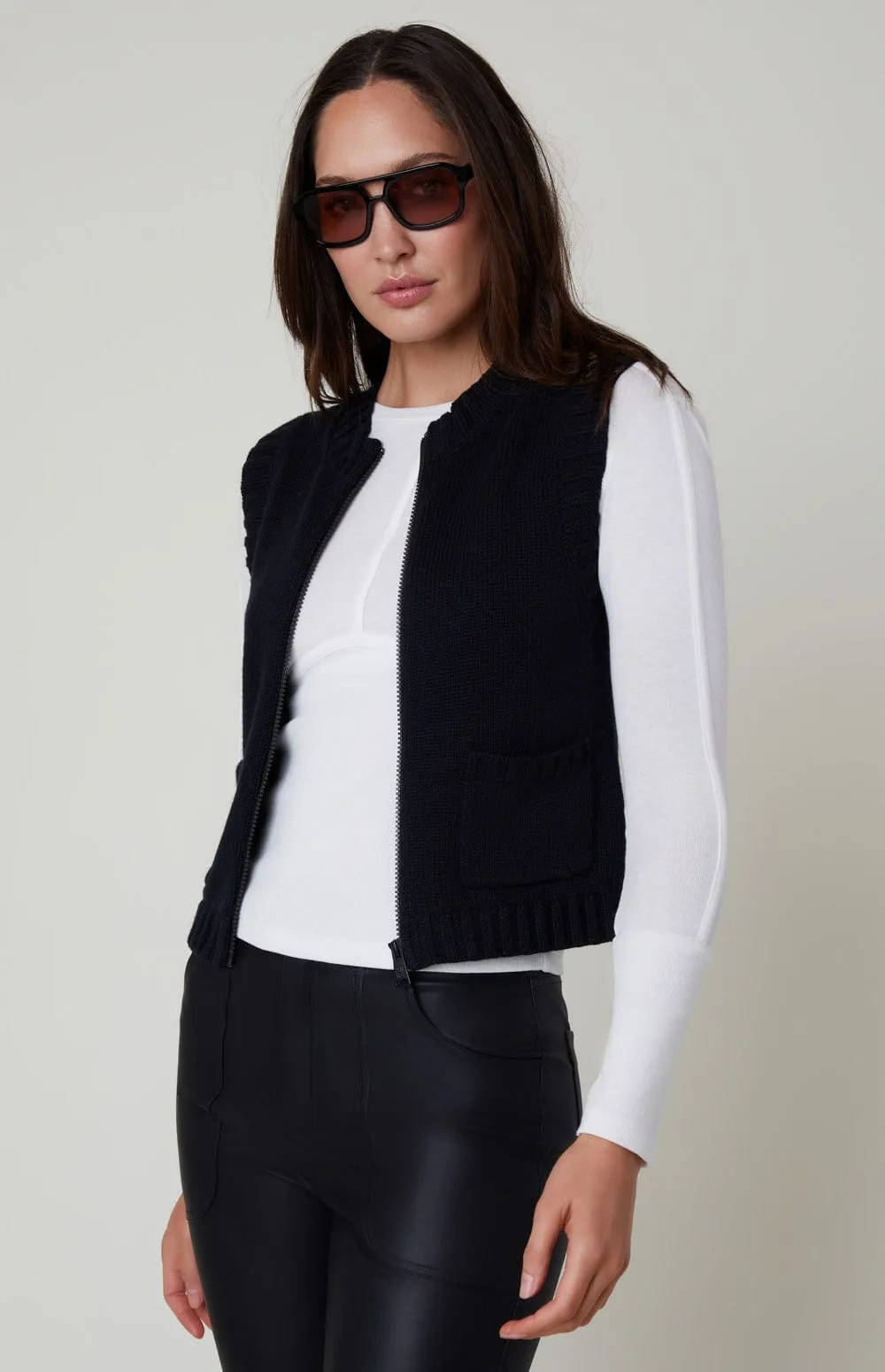 Cartsen Sweater Vest | Black