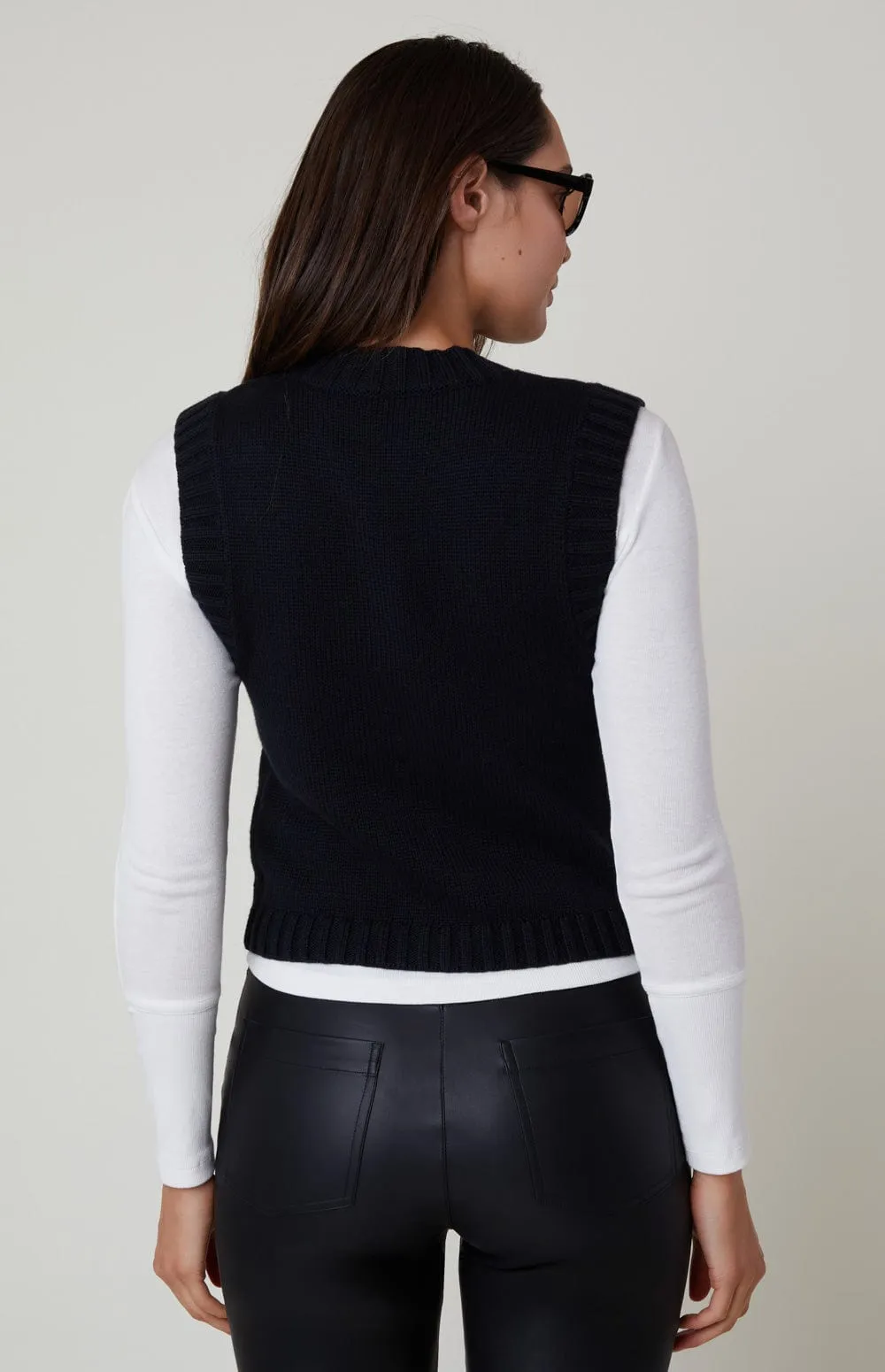 Cartsen Sweater Vest | Black