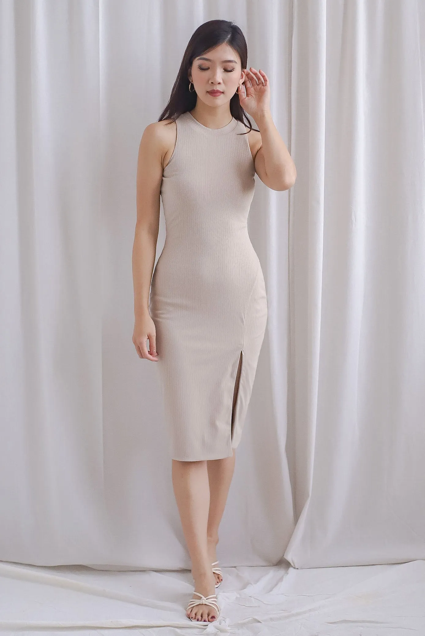 TDC Gabbie Cut In Zip Slit Dress In Ecru